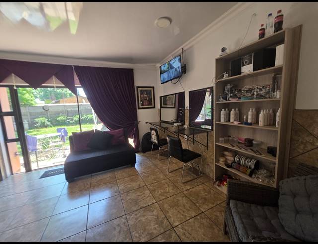 3 BEDROOM HOUSE FOR SALE IN VANDERBIJLPARK SE 2